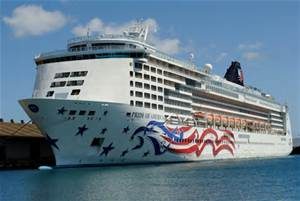 PrideofAmerica Hawaii hi res 3872x2592